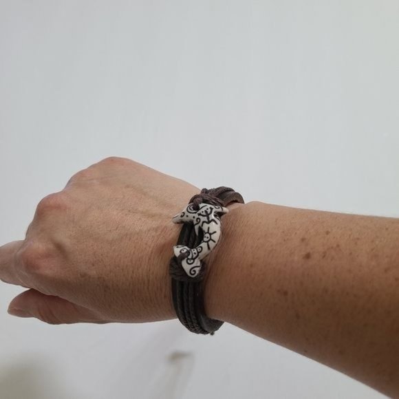 Dolphin with Indian Symbols Engraved faux leather Bracelet unisex - Picture 1 of 5